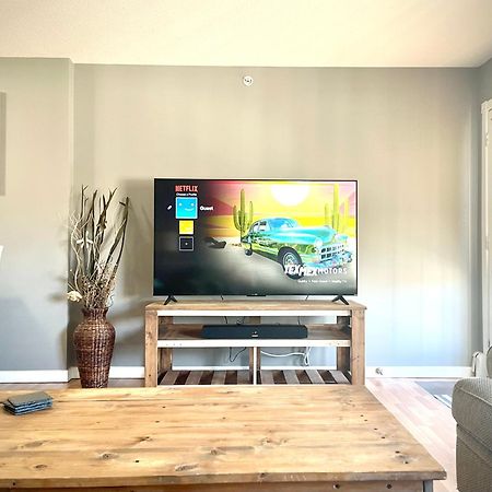 Top Floor Riverfront Condo With Stellar Sunsets! Fort Mcmurray Bagian luar foto