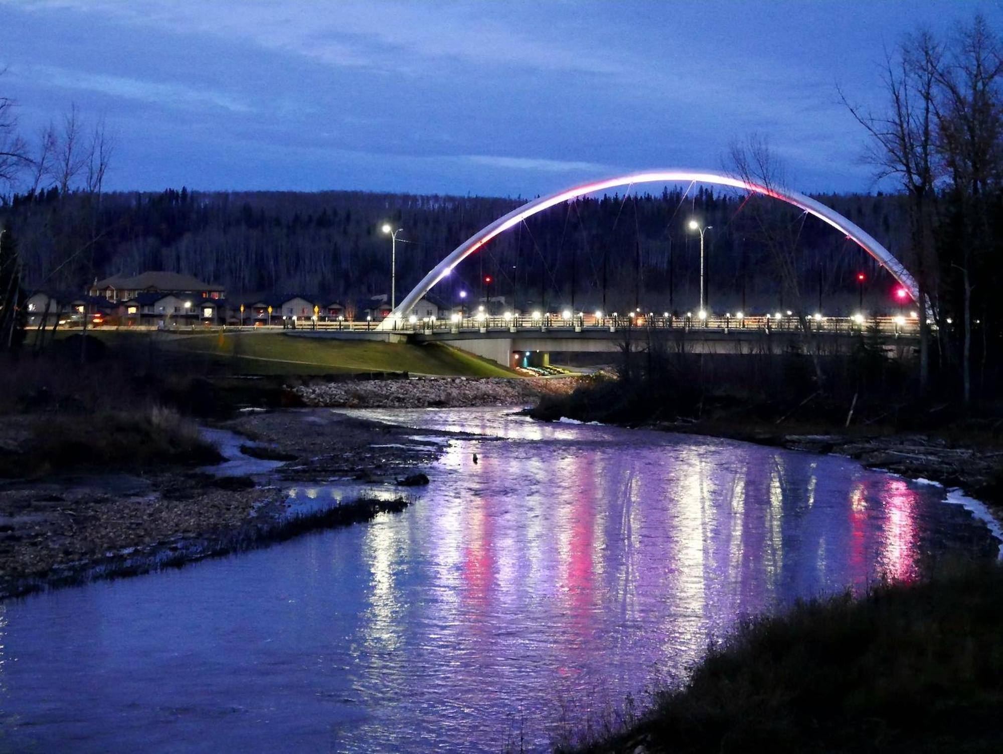 Top Floor Riverfront Condo With Stellar Sunsets! Fort Mcmurray Bagian luar foto