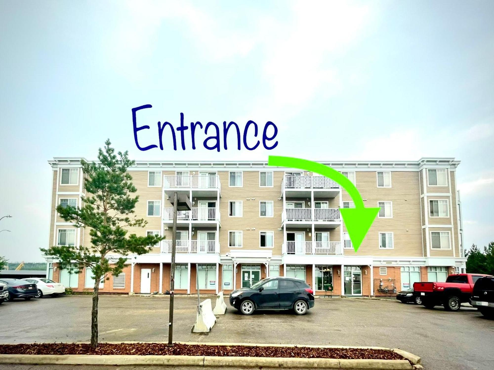 Top Floor Riverfront Condo With Stellar Sunsets! Fort Mcmurray Bagian luar foto