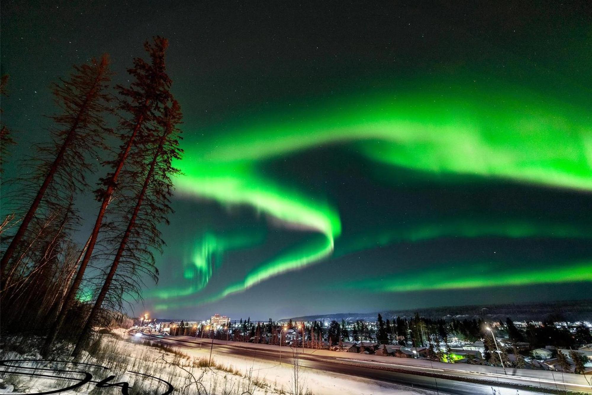 Top Floor Riverfront Condo With Stellar Sunsets! Fort Mcmurray Bagian luar foto