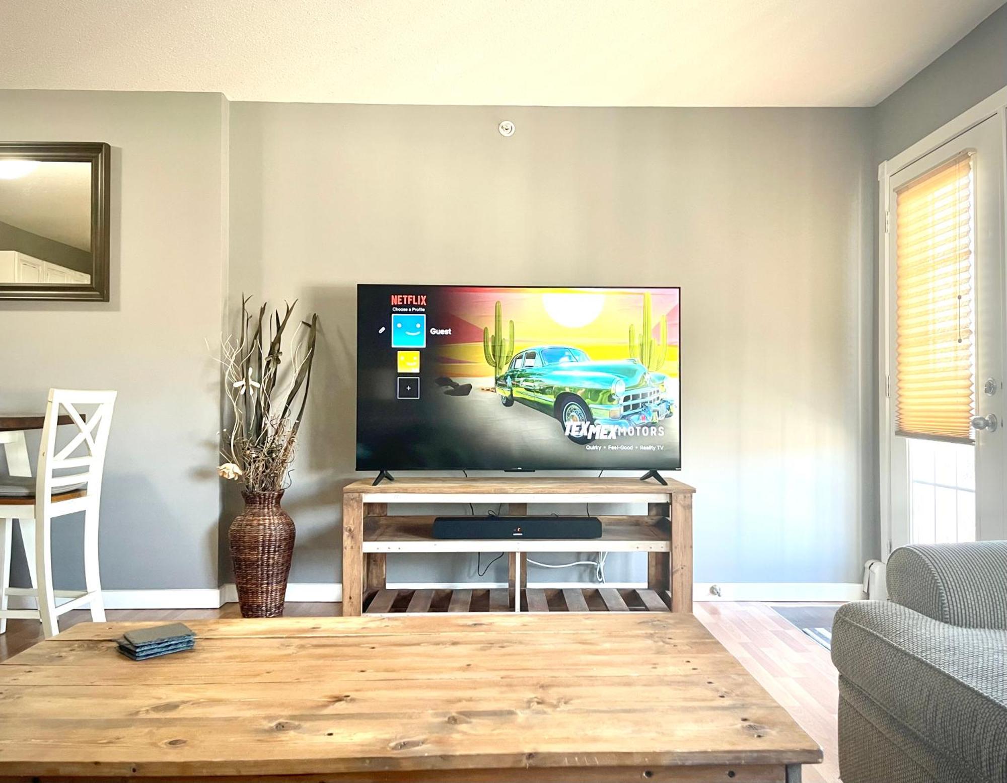 Top Floor Riverfront Condo With Stellar Sunsets! Fort Mcmurray Bagian luar foto